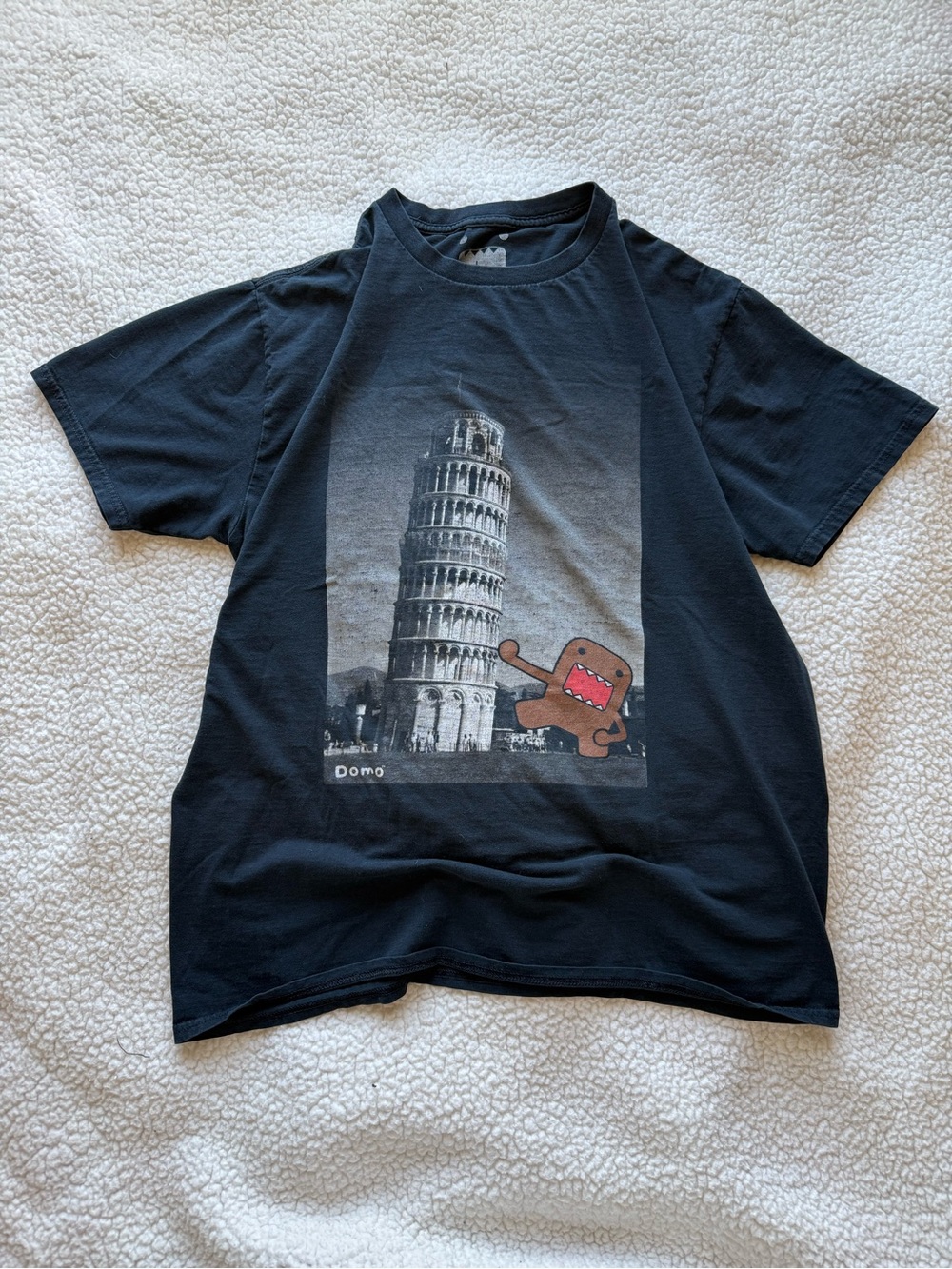 Y2K Domo-kun Leaning Tower of Pisa Graphic Tee Sz. L